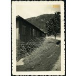 'Tisza közzön az internáló tábor drót akadályokkal'. Dumen-láger (?), Tiszaköz, Kárpátalja, láger barakk szögesdróttal, bevonulás, helytörténet, 1939. VI. 10, 1930-as évek, Eredeti fotó, ritka papírké