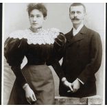 Antal műterem, Zalaegerszeg, házaspár gyönyörű ruhában, bajusz, cvikker,  portré, Zala megye, 1890-es évek, Eredeti nagyméretű (!) kabinetfotó különös hátlappal.   