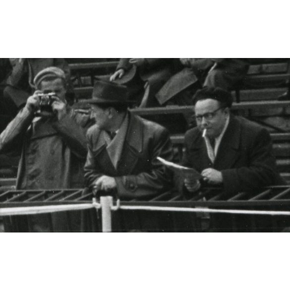 A Reál Madrid csapata megszemléli a pályát a Vasas SC - Real Madrid meccs előtt. Budapest, Népstadion, sport, foci, labdarúgás, 1958,  1950-es évek, szocializmus, Eredeti fotó, papírkép.  