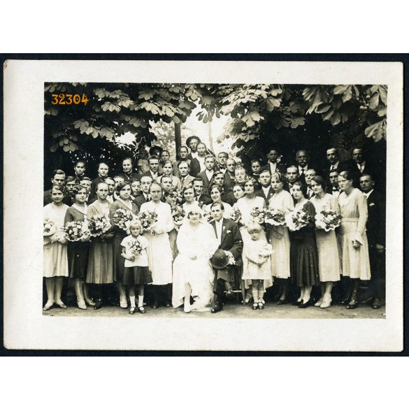 Esküvő, menyasszony, vőlegény, násznép virágokkal, Németbóly (Bóly), Baranya megye, helytörténet, 1930., 1930-as évek, Eredeti fotó, papírkép.  