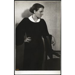   R. Alexander Borka műterme, Budapest, elegáns nő modern ruhában, modern frizurával, portré, 1930-as évek. Eredeti fotó, papírkép.   