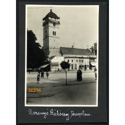   Rákoczi-őrtorony magyar címerrel, 'Magyarok voltunk, vagyunk, leszünk' felirattal, Rozsnyó, Felvidék, üzletek, kirakatok, feliratok, helytörténet, 1940, 1940-es évek, Eredeti fotó, kartonra ragasztott