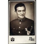 Szentes műterem, Budapest, magyar katonatiszt portréja, egyenruha, kard, 1930-as évek, Eredeti fotó, papírkép.   