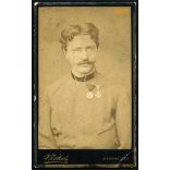 Dr. Székely műterem, Bécs, Ausztria, K.u.K. katona egyenruhában, érdemrend, szemüveg, bajusz, 1880-as évek, Eredeti CDV, vizitkártya fotó.  