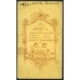 Bayer műterem, Pécs, elegáns úr szivarral, kalap, sétapálca, különös háttér, 1860-es évek, Eredeti CDV, vizitkártya fotó.  