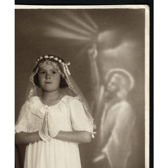 "Edison" műterem, Budapest, elsőáldozó kislány különös háttérrel, ünnep, egyház, vallás, 1930-as évek, Eredeti fotó, papírkép.  