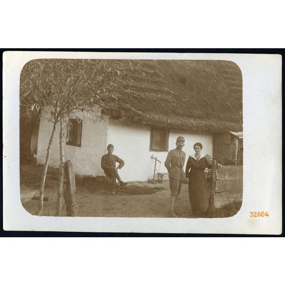 Ismeretlen magyar falu, magyar katona egyenruhában, bajusszal, 1. világháború, 1910-es évek, Eredeti fotó, papírkép.  