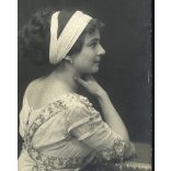 Dunky Fivérek műterme, Kolozsvár, Erdély, Antal Erzsi színésznő, filmszínésznő portréja, színház, művész, film, 1910-es évek, Eredeti fotó, papírkép. 