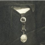 Kiss Károly műterme, Budapest, elegáns férfi bajusszal, lovas óratartóval, portré, 1890-es évek, Eredeti kabinetfotó.   