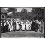 Kárpátalja, ruszin nők és férfiak népviseletben, falu, helytörténet, 1941, 1940-es évek, Eredeti fotó, papírkép. 