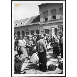   Piac Baján, üzlet, műhely, feliratok, reklám, Bács-Kiskun megye, helytörténet, 1940, 1940-es évek, Eredeti fotó, papírkép.  