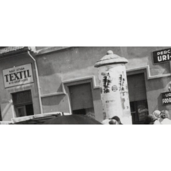 Piac Baján, üzlet, műhely, feliratok, reklám, Bács-Kiskun megye, helytörténet, 1940, 1940-es évek, Eredeti fotó, papírkép.  