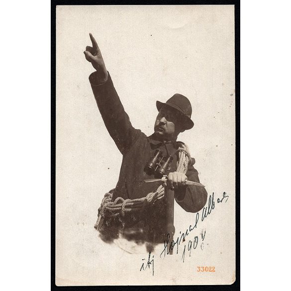 Ifj. Hajnal Albert portréja, hegymászó, távcső, csákány, 1908, 1900-as évek, Eredeti aláírt, szignózott fotó, papírkép, hátulján Dortmundba címzett levél.  