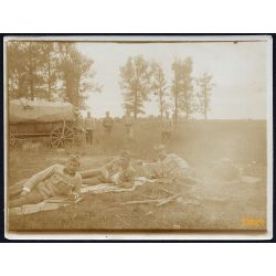   Magyar katonák tábortűznél Pünkösd vasárnapján, visszavonulás Kovel felé, Oroszország, egyenruha, 1. világháború, Solovigy (?), 1916. június 11. (Pünkösd vasárnap), 1910-es évek, Eredeti fotó, hátuljá