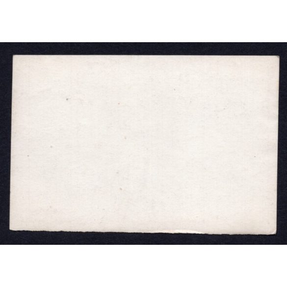 Tisztelet a hősöknek, magyar katona imádkozik egy temetőben, egyenruha, 1. világháború, 1910-es évek, Eredeti fotó, papírkép.  