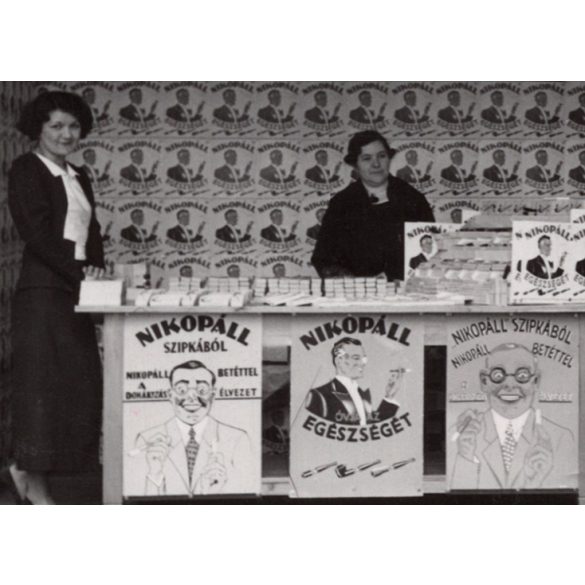 Nikopáll Kft., cigaretta szipka reklám stand, üzlet, kirakat, Budapest, 1930-as évek, Eredeti fotó, papírkép.   
