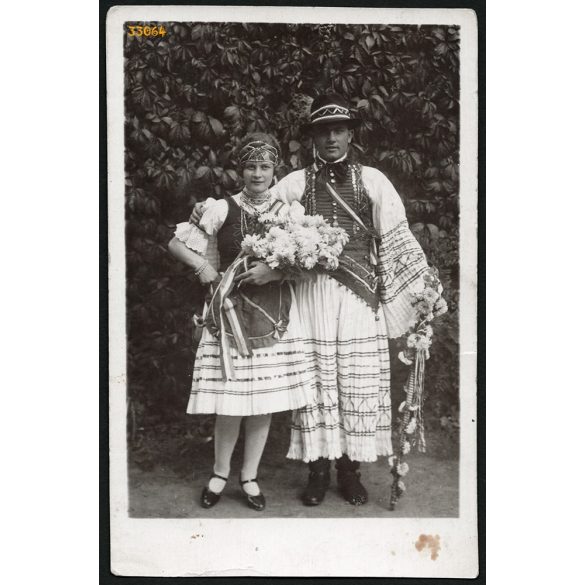 Fotó HATSCHEK, Danubius Strandfürdő és Csónakház, Budapest, fiatal pár magyaros ruhában, helytörténet, 1930, 1930-es évek, Eredeti fotó, pecséttel jelzett papírkép.   