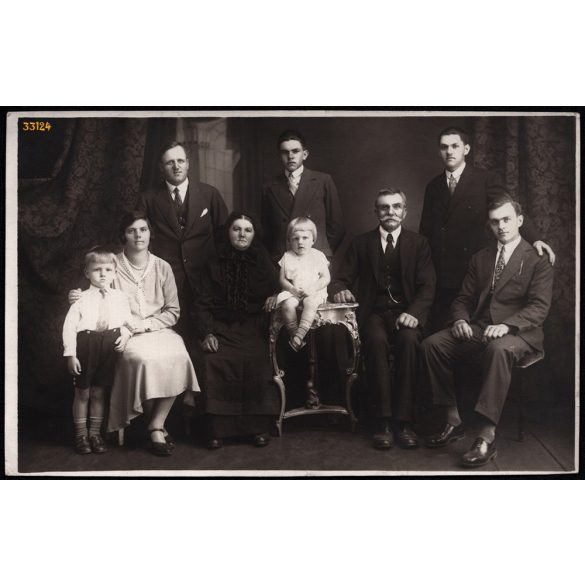 Helios műterem, Brassó, Erdély, a Georg Brenndörfer család portréja, szász polgárok, nagymama 60. születésnapja, helytörténet, 1932. május 23., 1930-as évek, Eredeti fotó, hátulján feliratozott, pecsé