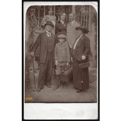   Brenndörfer család, Mátyásföld (Budapest), Emma utca 8., táska, bot, esernyő, kalap, helytörténet, 1913. augusztus, 1910-es évek, Eredeti fotó, papírkép. 
