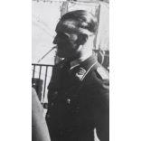 Nagyobb méret, német katonák egy angol fogollyal, egyenruha, 2. világháború, , „Német pilótatisztek egy elfogott angol tiszttel beszélgetnek”, 1940, 1940-es évek, Eredeti pecséttel jelzett sajtófotó, 