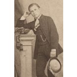 Mihály József fényképész, Eger, elegáns ifjú, Mártonffy László kalappal, magyaros ruhában, 1860-as évek, Eredeti CDV, vizitkártya fotó hátulján feliratozva.  