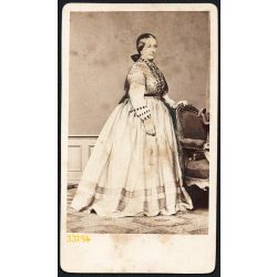   Borsos és Doctor műterem, Pest, elegáns idős hölgy, Mártonffy Lajosné  sz. Góth Alojzi csodálatos ruhában, 1860-as évek, Eredeti CDV, hátulján feliratozott vizitkártya fotó.  