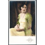 Szabadosné fényképészeti műterme, Kiskunfélegyháza, gyönyörű nő ékszerekkel, gyöngy, virág, karkötő, Horthy-korszak, 1930-as évek, Eredeti fotó, kézzel színezett papírkép. 