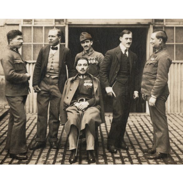 Katonák érdemrendekkel, egyenruha, katonakórház (?), 1. világháború, 1910-es évek, Eredeti fotó, papírkép.  