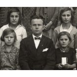 Iskolás lányok fiatal tanítójukkal, Karácsond, római katolikus elemi iskola leány osztályai (4. 5. 6.), helytörténet, Heves megye, 1928. október 5., 1920-as évek, Eredeti fotó, papírkép.