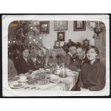 A Brenndörfer család a karácsonyi asztalnál, Mátyásföld, Emma utca 8, Budapest, helytörténet, 1912, 1910-es évek, Eredeti fotó, hátulján a képen láthatóak  névsor, papírkép.   