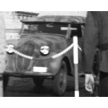 Közlekedés a Lánchídon, Budapest, katonai Fiat 1100, 5-ös MÁVAG autóbusz, Duna,  gépkocsi, jármű, közlekedés, helytörténet,  Eredeti fotó negatív!      