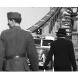 Közlekedés a Lánchídon, Budapest, katonai Fiat 1100, 5-ös MÁVAG autóbusz, Duna,  gépkocsi, jármű, közlekedés, helytörténet,  Eredeti fotó negatív!      