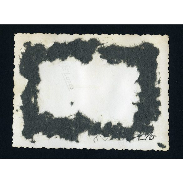 Kisfiú Zündapp motorkerékpáron, jármű, közlekedés, Horthy-korszak, 1940-es évek, Eredeti fotó, hátulján ragasztásnyomok.   