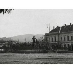   Wesselényi Miklós szobra a lerombolását megelőző esztendőben, Zilah, Erdély, helytörténet, 1934, 1930-as évek, Eredeti fotó, papírkép. 