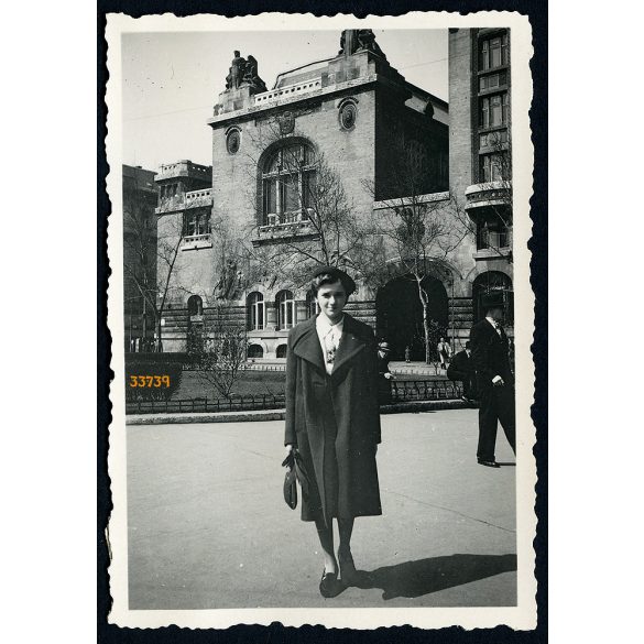 Józsefvárosi Telefonközpont, Budapest, csinos lány a Horváth Mihály téren, 1939, 1930-as évek, Eredeti fotó, papírkép.  