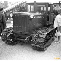   DUTRA DT55A lánctalpas traktor, Budapest, Ipari Vásár, Vörös Csillag Traktorgyár, jármű, 1950-es évek. 