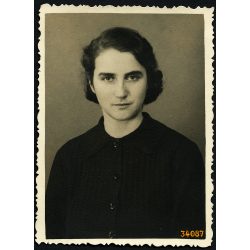   Dr. Brenndörfer Jánosné sz. Koren Emma polgári iskolai tanár, Balassagyarmat, Nógrád megye, helytörténet, 1940, 1940-es évek, Eredeti fotó, papírkép.  