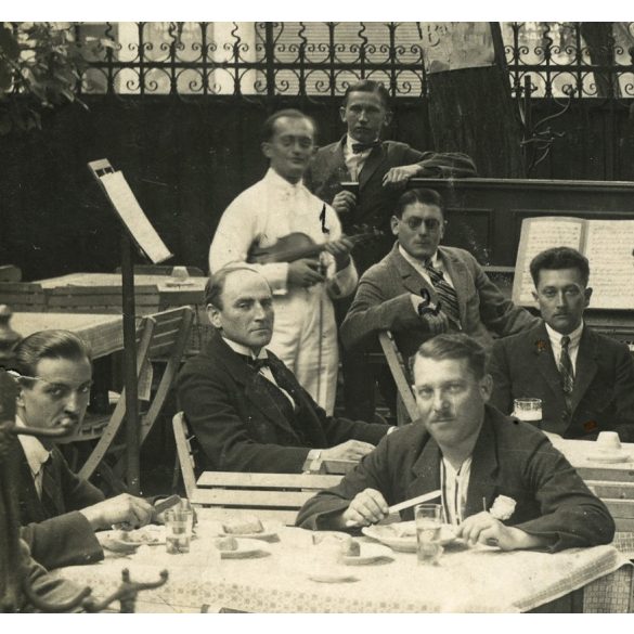 Kohn Béla vendéglője, Újpest, Budapest, kocsma, étterem, vendéglátás, zenekar, helytörténet, 1924, 1920-as évek, Eredeti fotó, papírkép.   