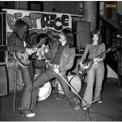   Beatrice zenekar, Nagy Feró, Csuka Mónika, Cziránku Sándor, rock koncert, zene, 1970-es évek. Eredeti fotó negatív!     