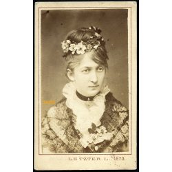   Letzter műterem, Szeged, elegáns hölgy virágokkal, 1873, 1870-es évek, Eredeti CDV, vizitkártya fotó.  