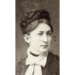 Letzter műterem, SZEGEDIN (Szeged), elegáns nő gyönyörű hajjal, 1870-es évek, Eredeti CDV, vizitkártya fotó.  