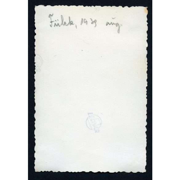 Kirándulók a várnál, Fülek, Felvidék, utcakép, üzletek, kirakatok, helytörténet, 2. világháború, 1939, 1930-as évek, Eredeti fotó, papírkép. 