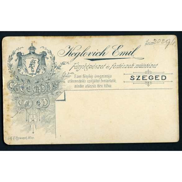 Keglovich műterem, Szeged, elegáns hölgy gyönyörű ruhában, 1890-es évek, Eredeti CDV, vizitkártya fotó.   