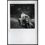 Pannonia motor, lány motoros szemüvegben motorkerékpár, jármű, közlekedés, 1960-es évek, Eredeti fotó, papírkép.   