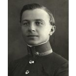 Harkányi műterem, Fehértemplom, Vajdaság, fiatal férfi egyenruhában, katona (?), 1. világháború, 1900-as évek, Eredeti CDV, vizitkártya fotó.  