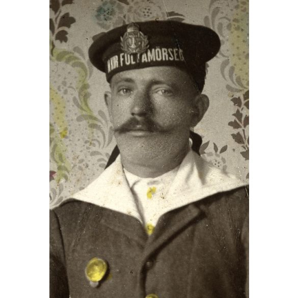 Magyar Királyi Folyamőrség, férfi egyenruhában, bajonett, bajusz, katona, 1920-as évek, Eredeti fotó, kézzel színezett papírkép. 