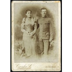   Csonka Simon műterme, Budapest, házaspár portréja, katona, bajusz, egyenruha,  1890-es évek, Eredeti kabinetfotó. 
