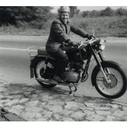   Férfi Pannonia motorkerékpáron, jármű, közlekedés, 1960-as évek, Eredeti fotó, papírkép.  