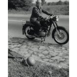 Férfi Pannonia motorkerékpáron, jármű, közlekedés, 1960-as évek, Eredeti fotó, papírkép.  