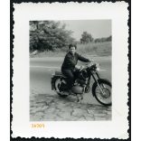 Nő Pannonia T1 motorkerékpáron, jármű, közlekedés, 1960-as évek, Eredeti fotó, papírkép.  